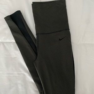 Nike leggings